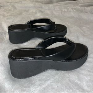 Black platform thong sandals